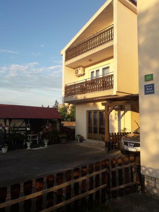 Apartments Hrga Pula Exterior foto